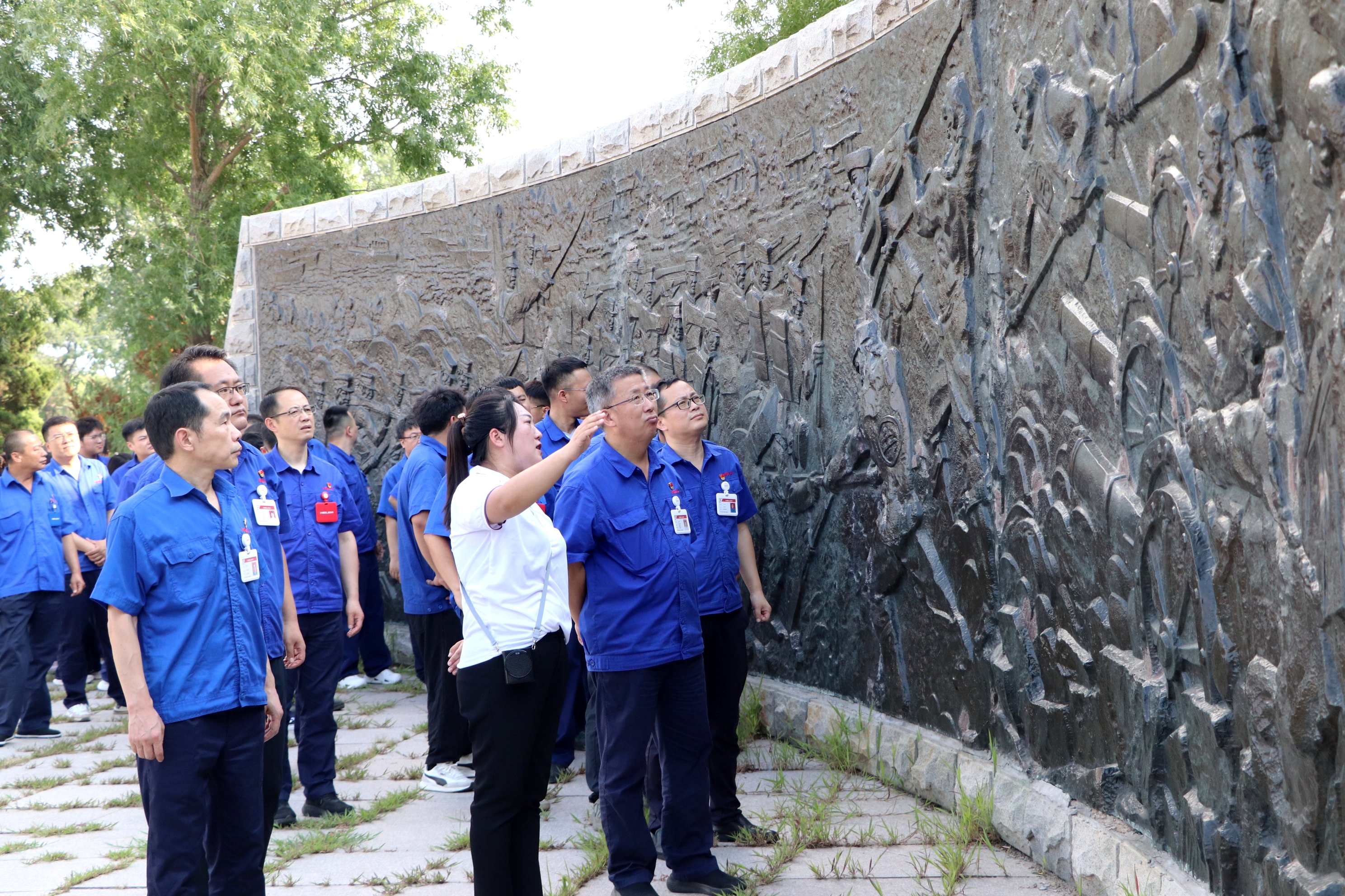 4.參觀現(xiàn)場(chǎng)3.JPG 4.參觀現(xiàn)場(chǎng)3.JPG