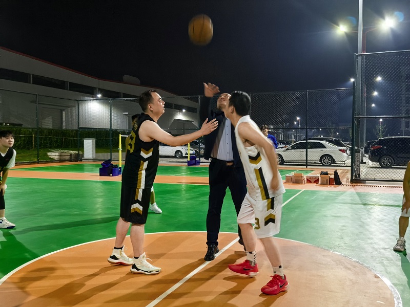 比賽開球.jpg 比賽開球.jpg